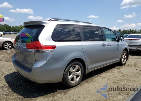 2013 Toyota Sienna Le из США, поврежденный, VIN 5TDKK3DC9DS347385